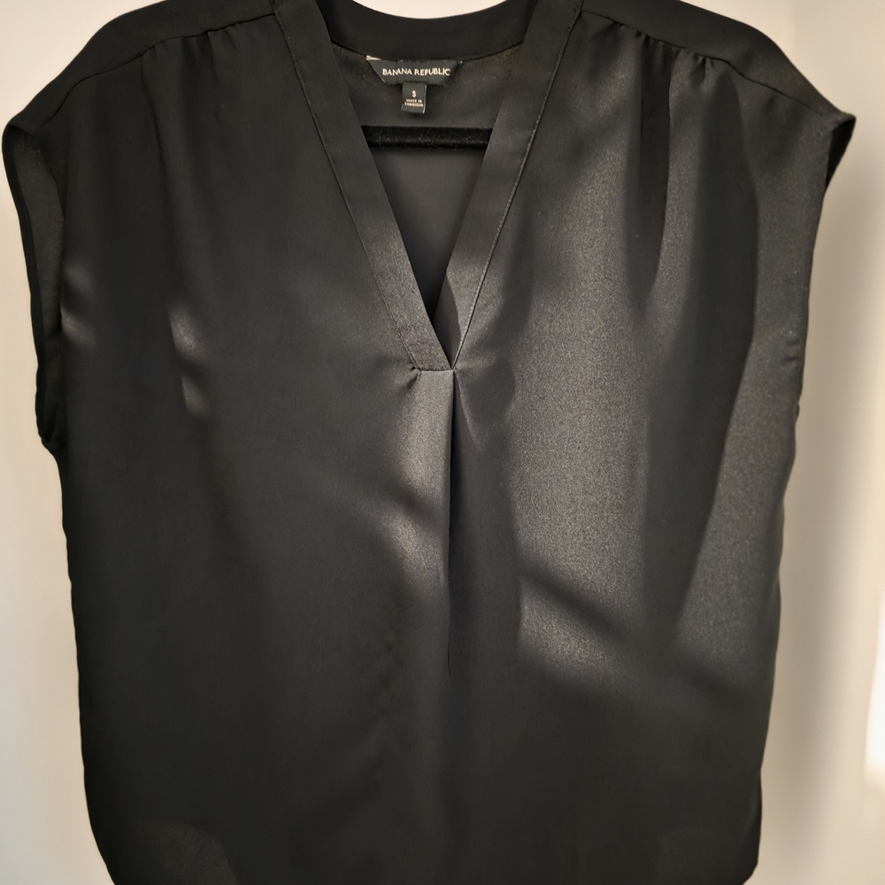 Banana Republic Black Sleeveless Blouse